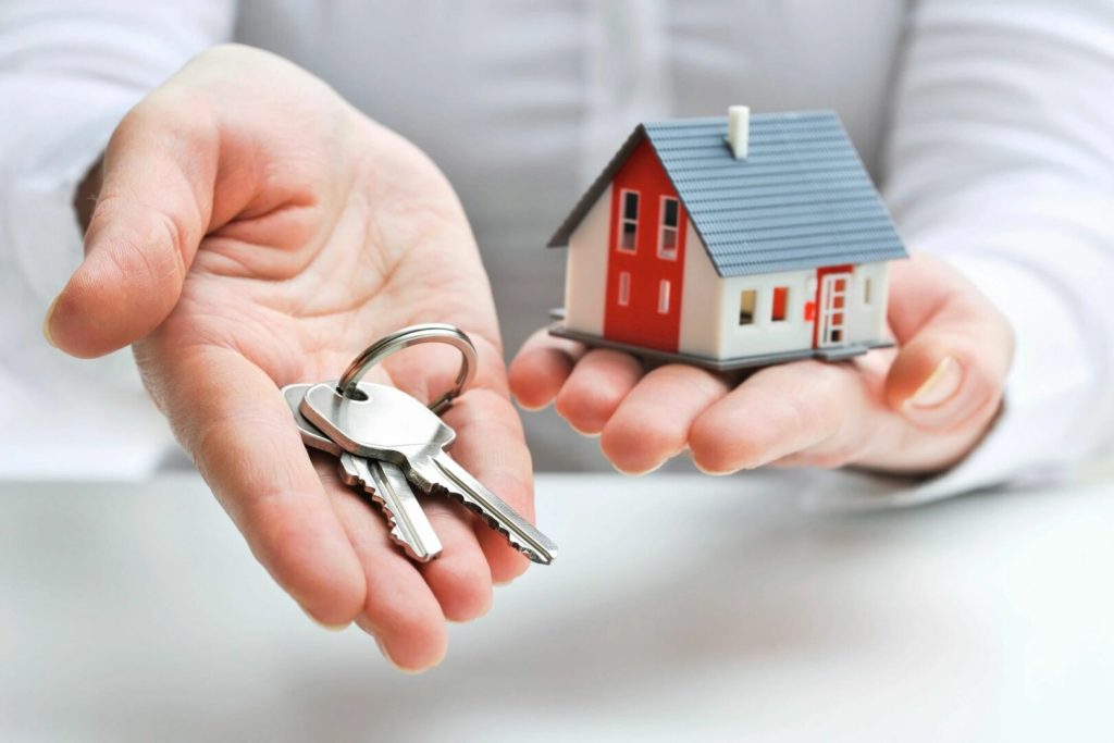 Why Renee Whittemore Recommends Tracking interest rates today Before Buying